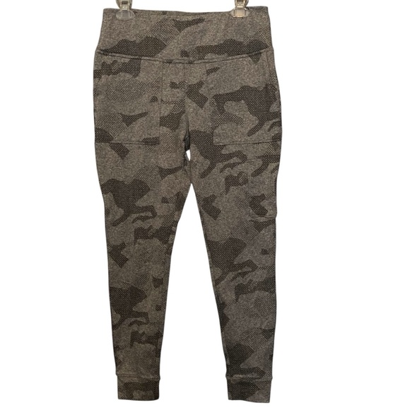 Mondetta Sprint Utility Camouflage Leggings | Fleece Interior | Recycled Fabric - Picture 1 of 10